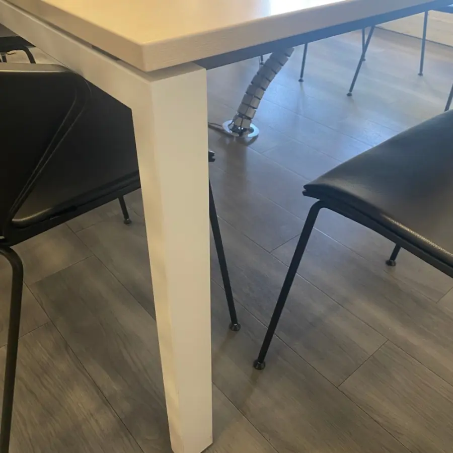 Table de réunion - Steelcase - 160x160cm - Bois clair